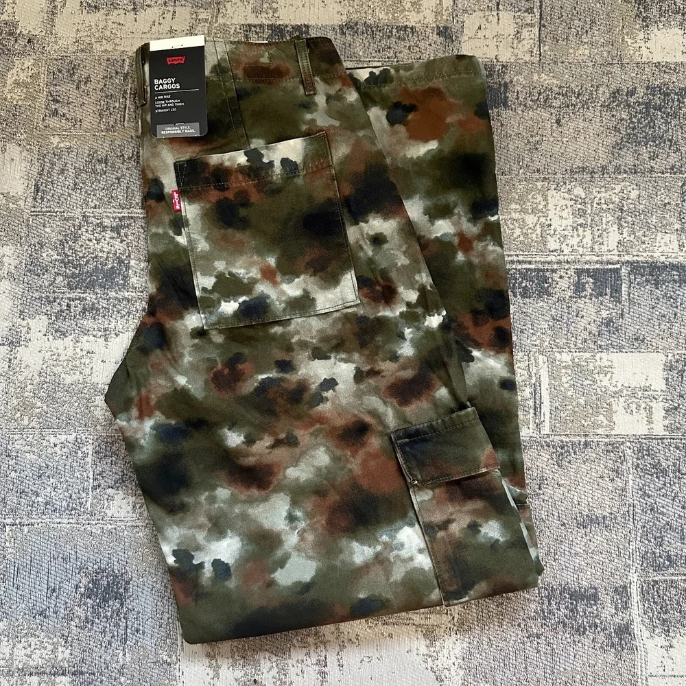 Levi's Premium Women's Pants Baggy Camo Cargo Watercolor 26x30 (28x30)‎ $108 NEW